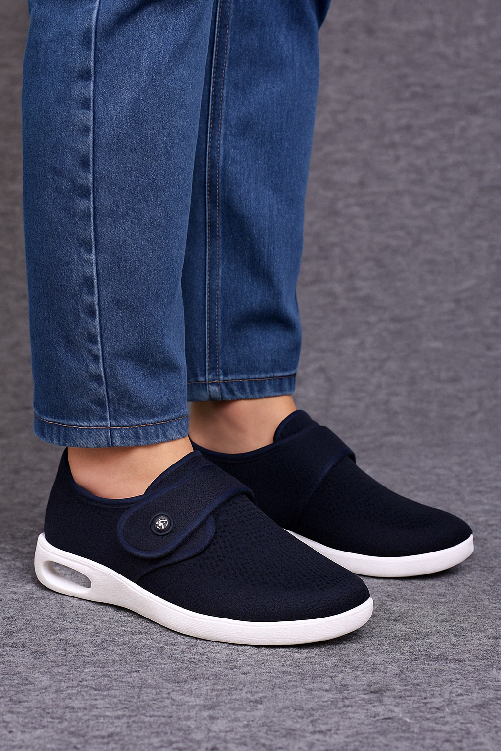 Charly | Diabetic Comfort Shoes with Adjustable Strap