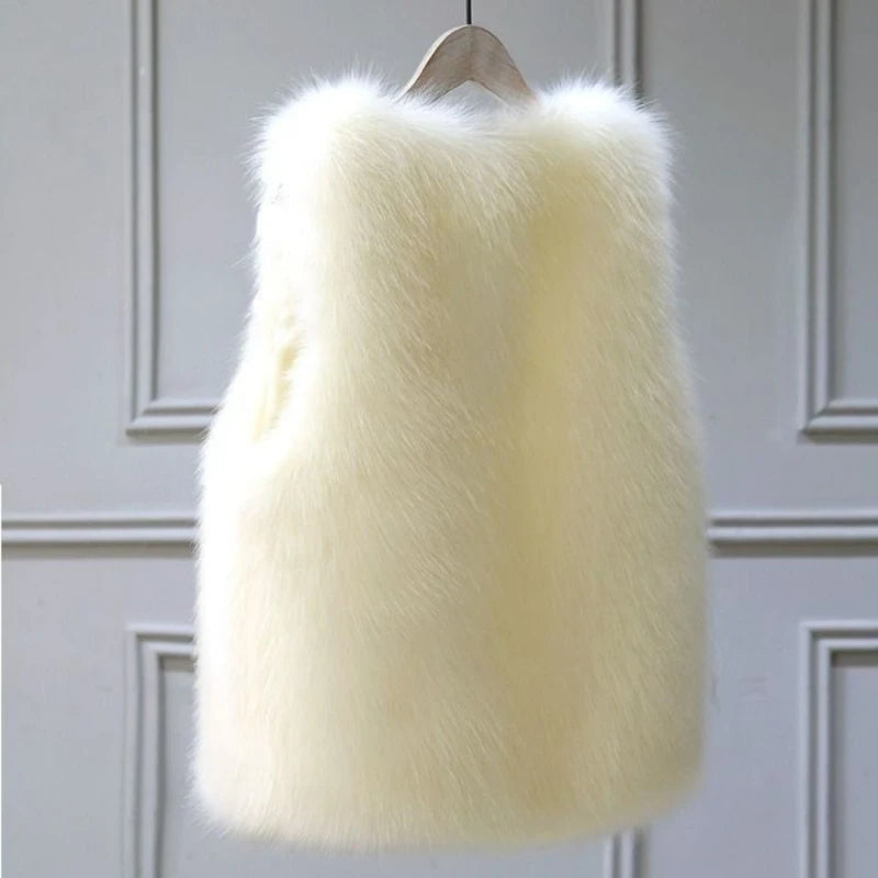 Charly Fashion | For Women Luxury and Warmth for the Cold Seasons