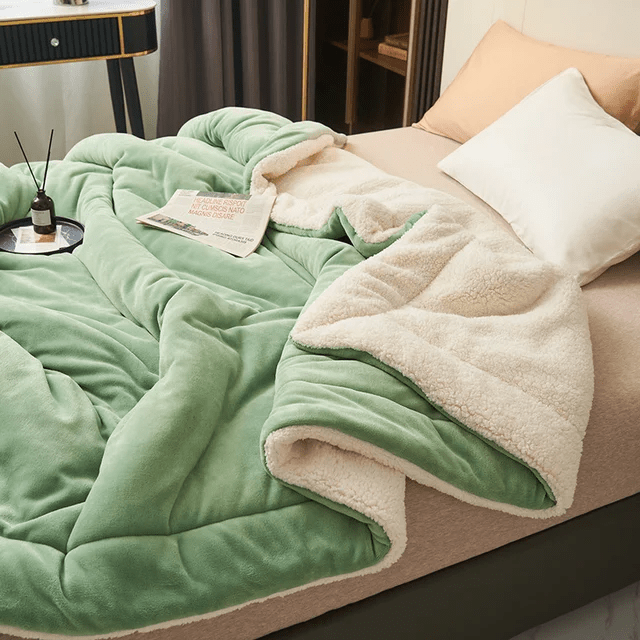 COZYLUXE – Luxurious Fleece Blanket for Comfort & Warmth