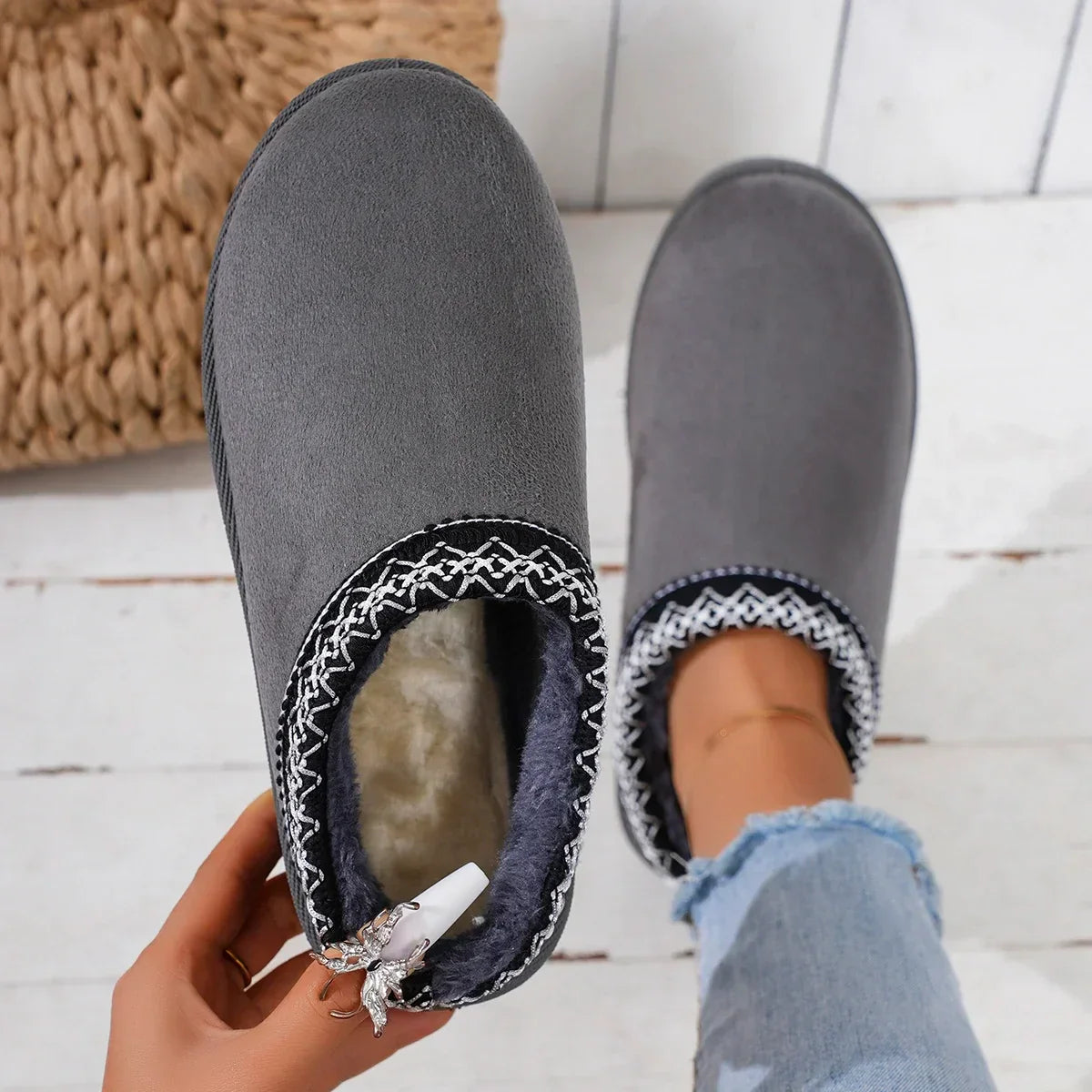 Luxury Cashmere Winter Boots for Women | Ultra-warm, thick-soled slippers for cozy comfort