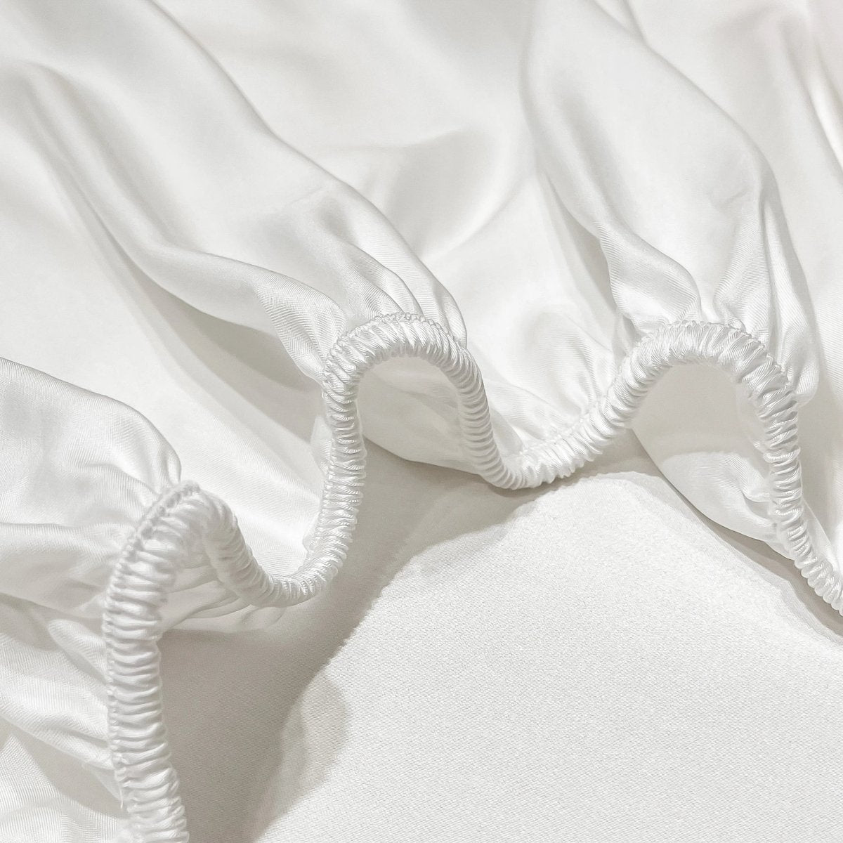 SILKLYRA – Elegant Fitted Sheet Made of Long-Staple Cotton with Deep Pocket