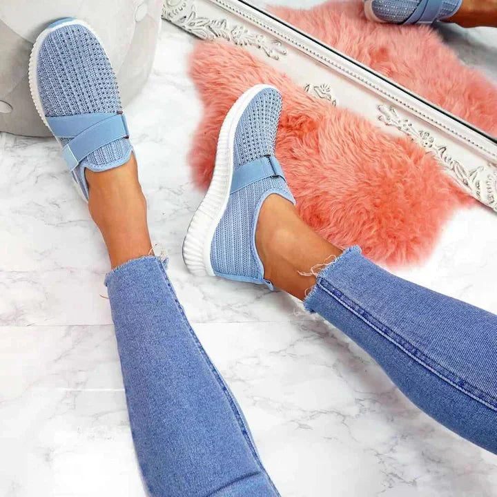 Slip-On Sneaker for Women with Velcro | Improve Your Walking Posture!