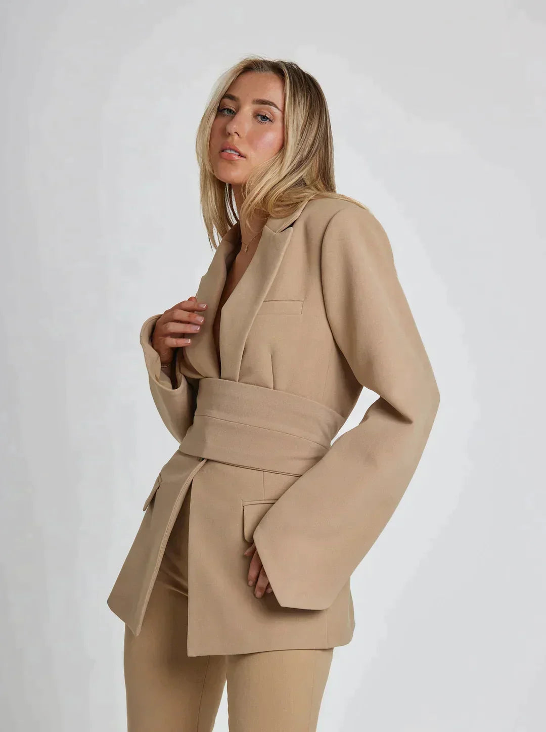 Sophia - Elegant belted blazer tailored cut