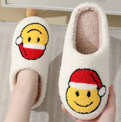 WINTERHOOF – Warm, Non-Slip House Slippers with Deer Motif for Winter